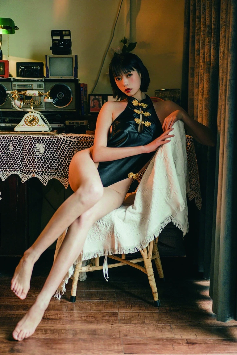 《黄昏》｜奈汐酱nice · 18张写真