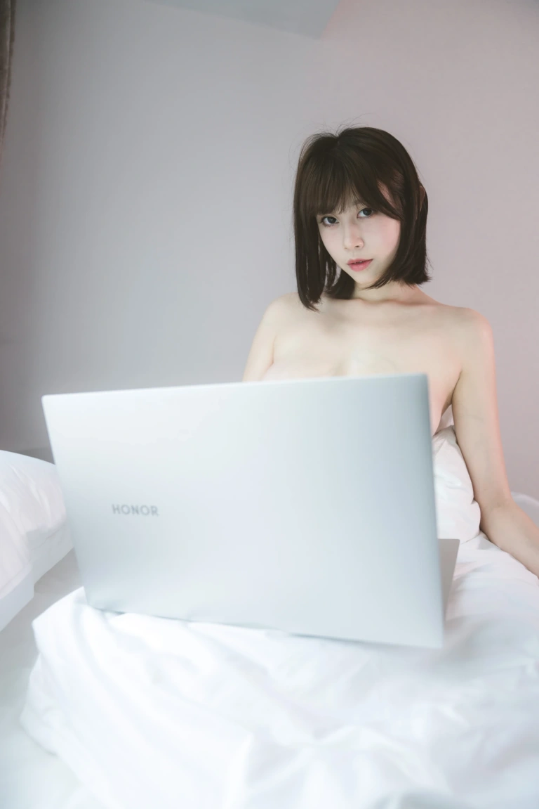《OL》｜奈汐酱nice · 32张写真