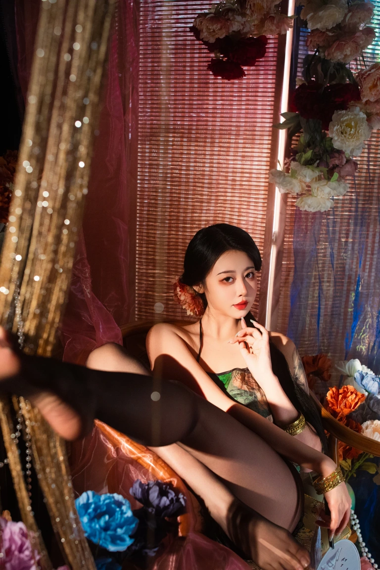 《玄鸳》｜奈汐酱nice · 65张写真、1 个视频