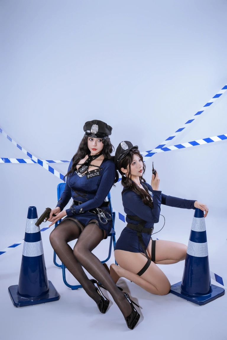 《限制区》｜奈汐酱nice&奶桃 · 73张写真