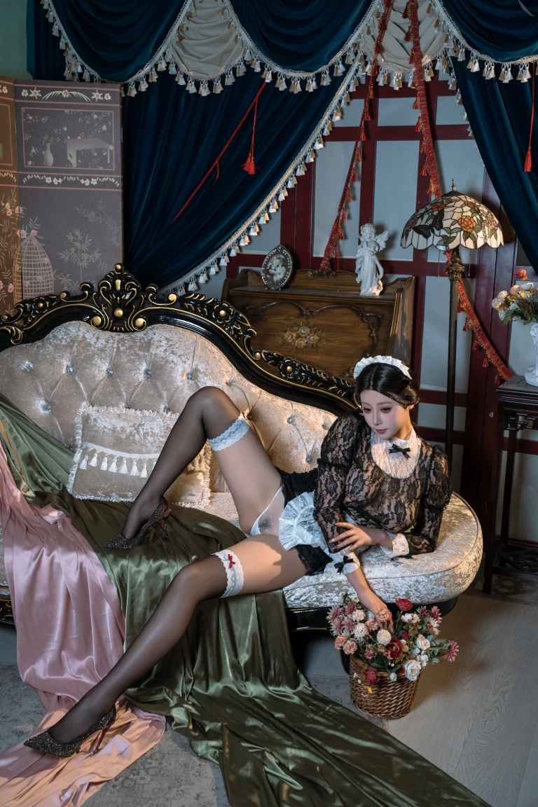 《顺从》｜奈汐酱nice · 100张写真、1 个视频