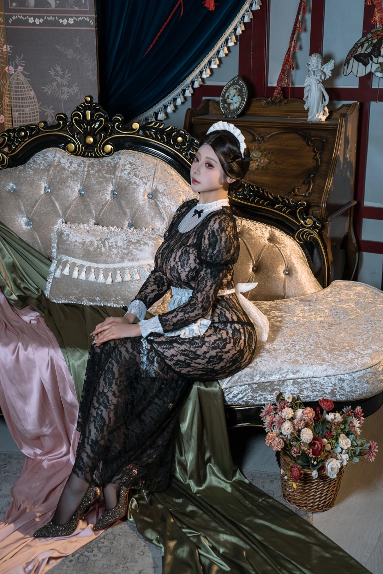 《顺从》｜奈汐酱nice · 100张写真、1 个视频