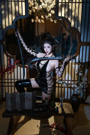 《束影》｜奈汐酱nice · 90张写真、1 个视频