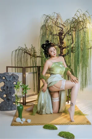 《拾翠》｜奈汐酱nice · 90张写真、1 个视频