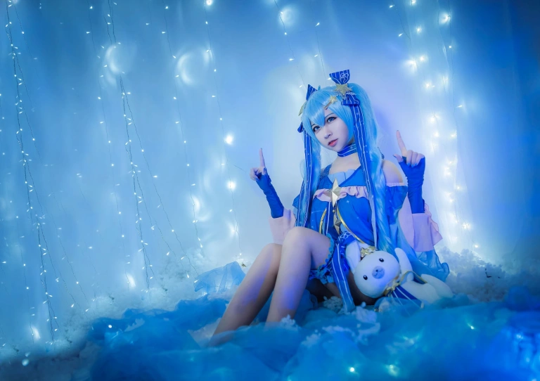 《初音》｜二佐Nisa · 29张写真