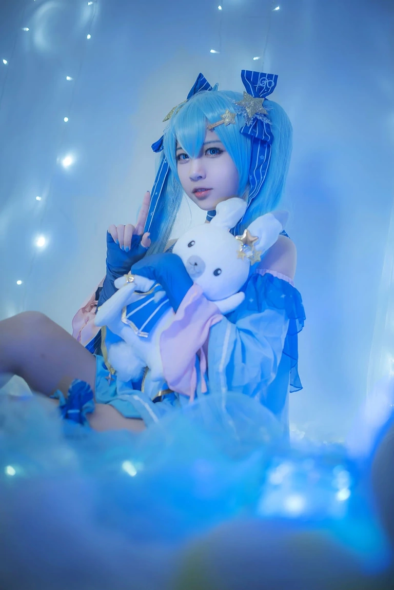《初音》｜二佐Nisa · 29张写真