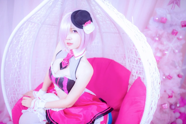 《吊椅》｜二佐Nisa · 9张写真