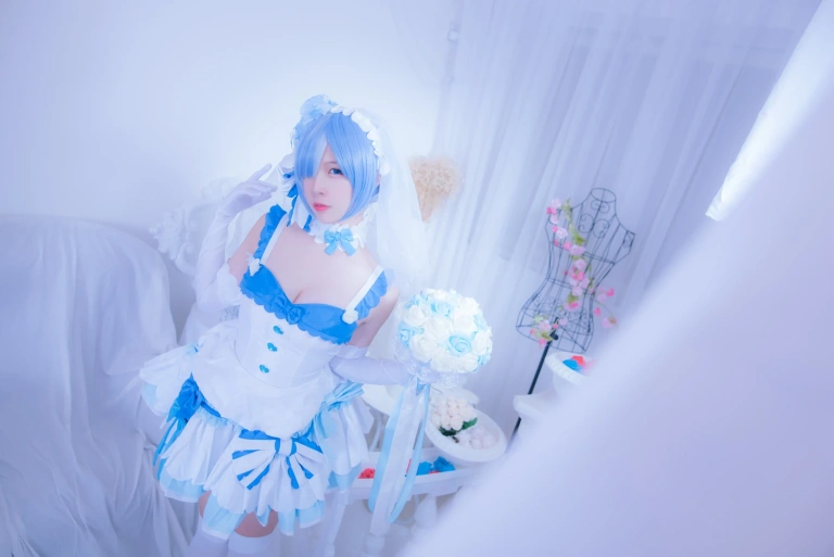 《蕾姆2号本 蕾姆花嫁》｜二佐Nisa · 33张写真