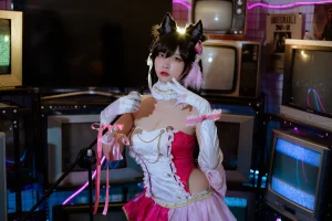 《犬之眷 碧蓝爱宕打歌服》｜二佐Nisa · 14张写真