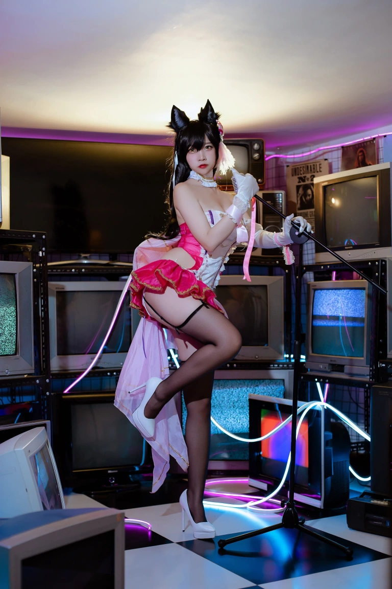 《犬之眷 碧蓝爱宕打歌服》｜二佐Nisa · 14张写真
