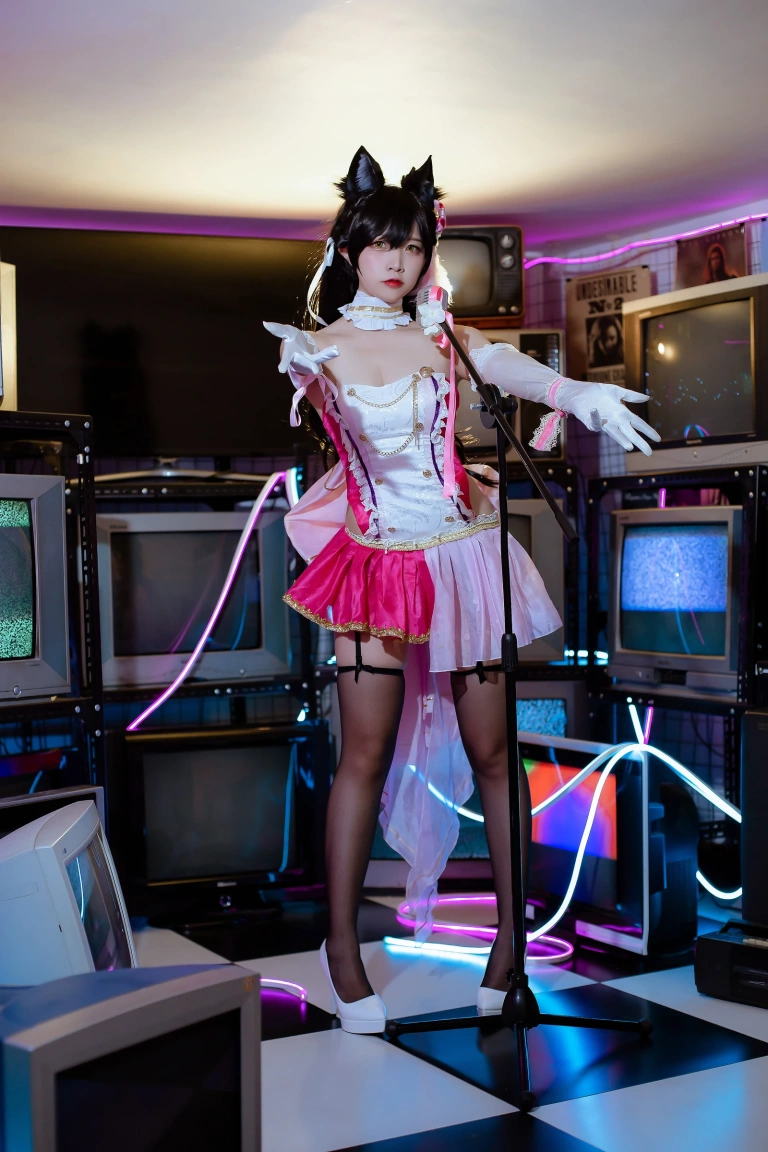 《犬之眷 碧蓝爱宕打歌服》｜二佐Nisa · 14张写真
