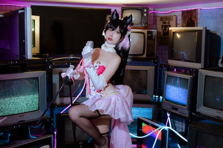 《犬之眷 碧蓝爱宕打歌服》｜二佐Nisa · 14张写真