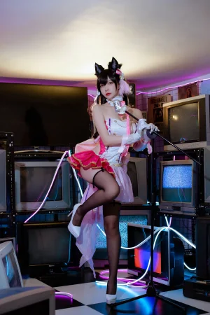 《犬之眷 碧蓝爱宕打歌服》｜二佐Nisa · 14张写真