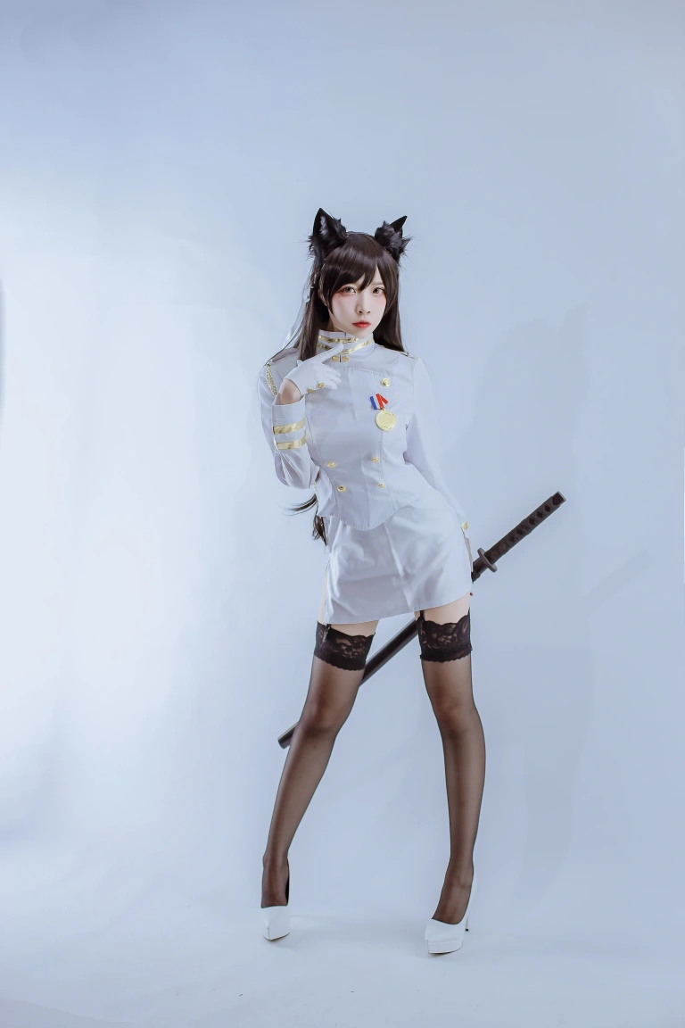 《犬之眷 碧蓝爱宕军装》｜二佐Nisa · 15张写真