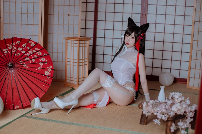 《犬之眷 碧蓝爱宕旗袍》｜二佐Nisa · 18张写真
