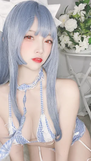 《私房自拍蓝格比基尼女仆》｜二佐Nisa · 40张写真