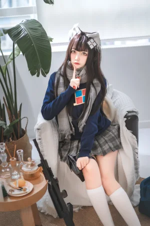 《2020.11月铁粉福利 少前95式JK》｜二佐Nisa · 13张写真