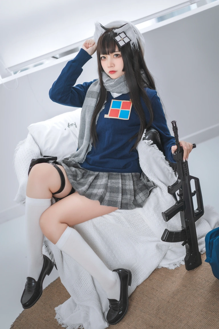 《2020.11月铁粉福利 少前95式JK》｜二佐Nisa · 13张写真