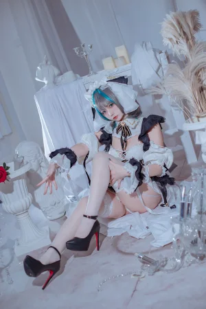 《碧蓝航线 柴郡》｜二佐Nisa · 30张写真