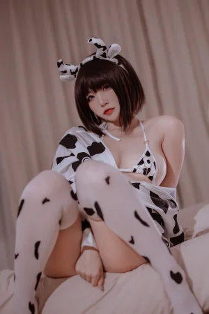 《奶牛妹妹》｜二佐Nisa · 40张写真