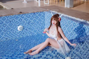 《碧蓝航线 鲟泳装》｜二佐Nisa · 9张写真