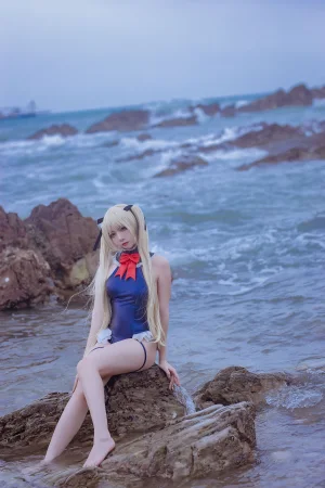 《碧蓝航线 玛丽罗斯泳装》｜二佐Nisa · 13张写真