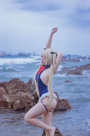《碧蓝航线 玛丽罗斯泳装》｜二佐Nisa · 13张写真