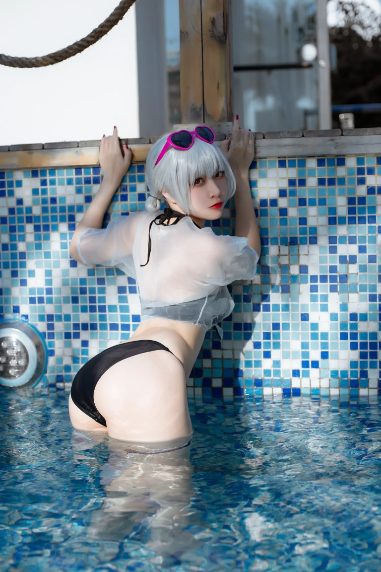 《碧蓝航线 天狼星泳装》｜二佐Nisa · 15张写真