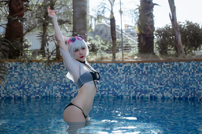 《碧蓝航线 天狼星泳装》｜二佐Nisa · 15张写真