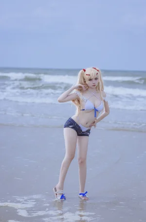 《碧蓝 苏塞克斯泳装》｜二佐Nisa · 20张写真