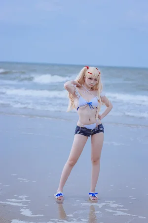 《碧蓝 苏塞克斯泳装》｜二佐Nisa · 20张写真