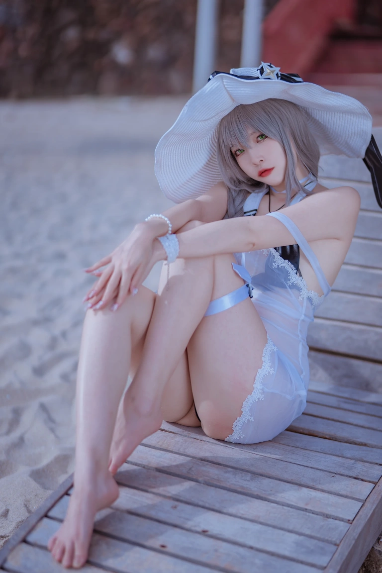 《碧蓝 天鹰泳装》｜二佐Nisa · 20张写真