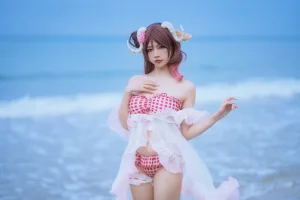 《泰拉夏日纪事 明日方舟 艾雅法拉泳装》｜二佐Nisa · 34张写真