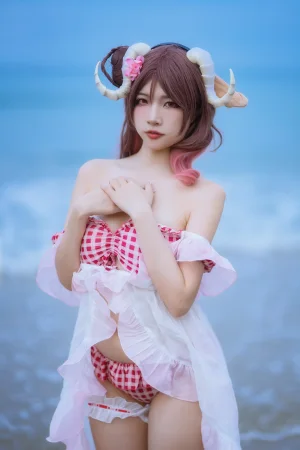 《泰拉夏日纪事 明日方舟 艾雅法拉泳装》｜二佐Nisa · 34张写真