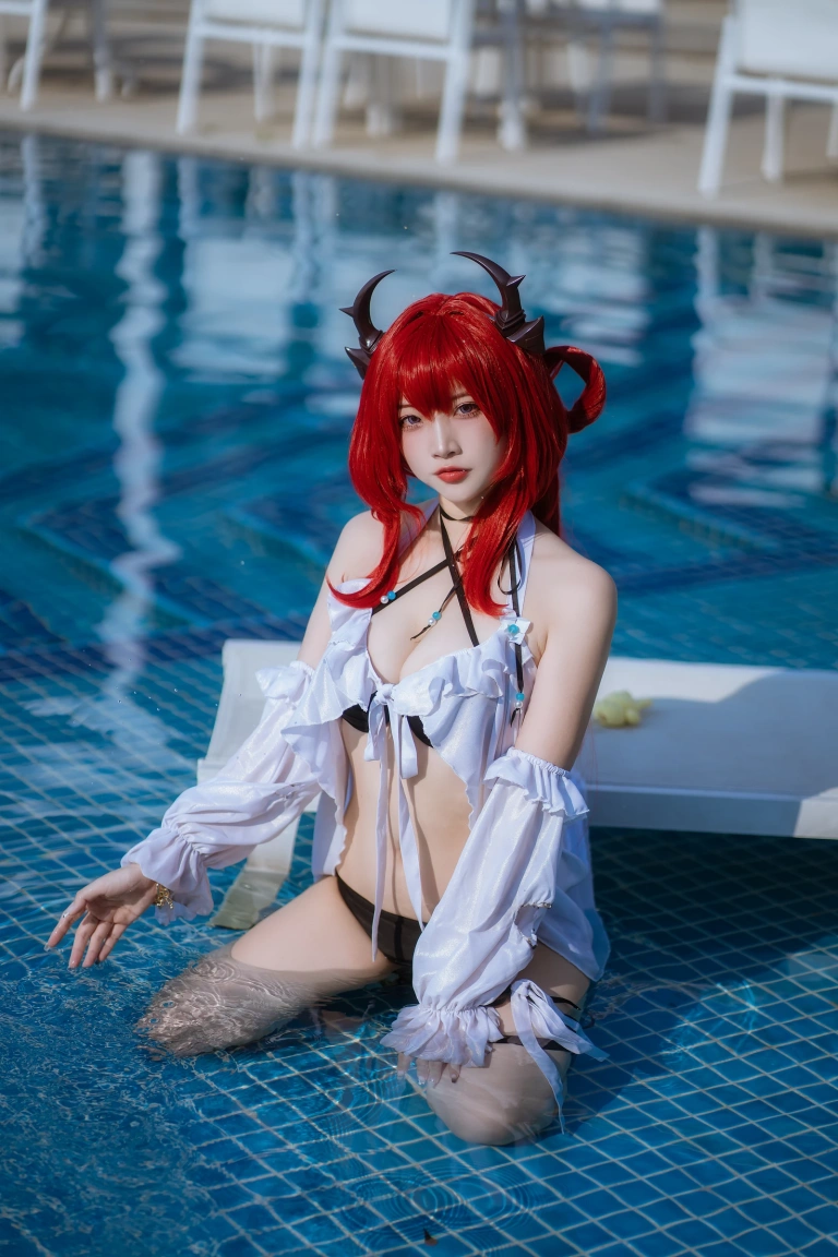 《泰拉夏日纪事 明日方舟 史尔特尔泳装》｜二佐Nisa · 40张写真