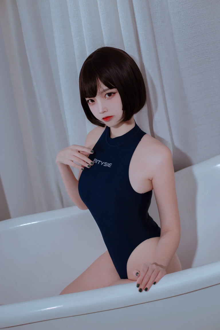 《私房竞泳蓝》｜二佐Nisa · 40张写真
