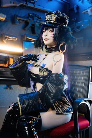 《碧蓝航线 武藏 女警》｜二佐Nisa · 25张写真
