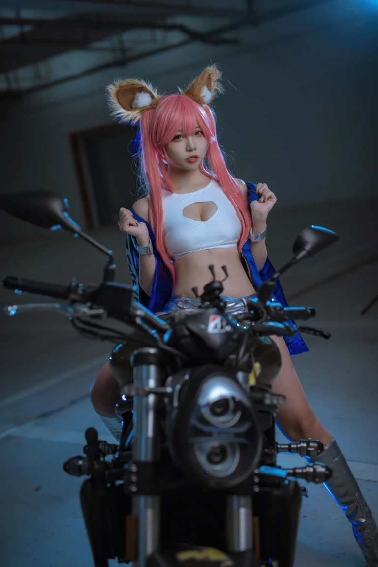 《FGO 玉藻前赛车服》｜二佐Nisa · 30张写真