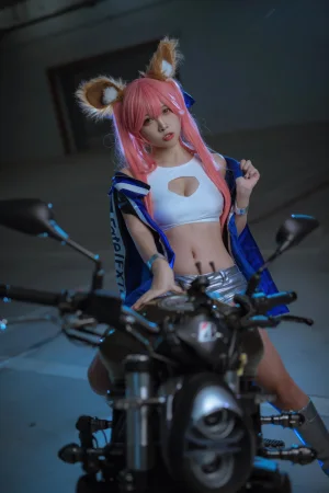 《FGO 玉藻前赛车服》｜二佐Nisa · 30张写真