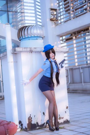 《约会大作战 狂三 女警》｜二佐Nisa · 28张写真