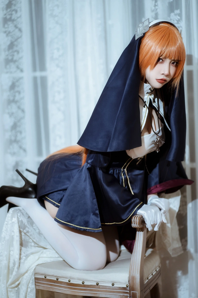 《橙发修女》｜二佐Nisa · 26张写真