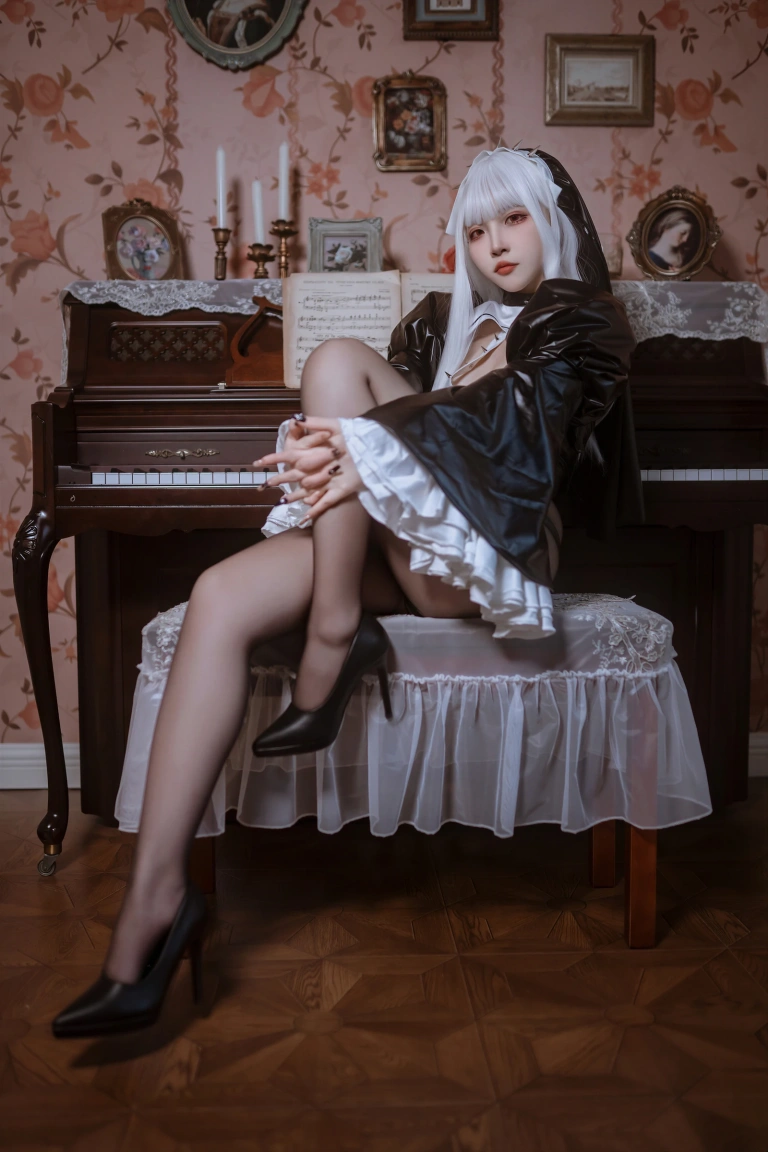 《白发修女》｜二佐Nisa · 51张写真