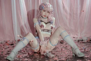 《爱豆》｜七月喵子 · 33张写真