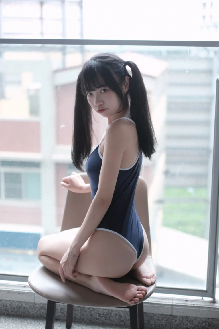 《追蹤起來 跟著🐰🐰去游泳！》｜可可小白兔 · 7张写真