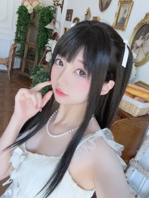 《[Fantia] 2024年12月订阅》｜雫しずく · 130张写真