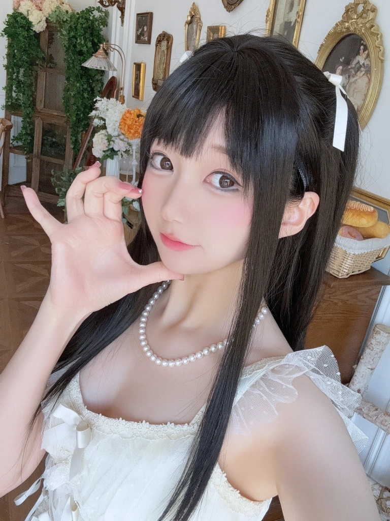 《[Fantia] 2024年12月订阅》｜雫しずく · 130张写真