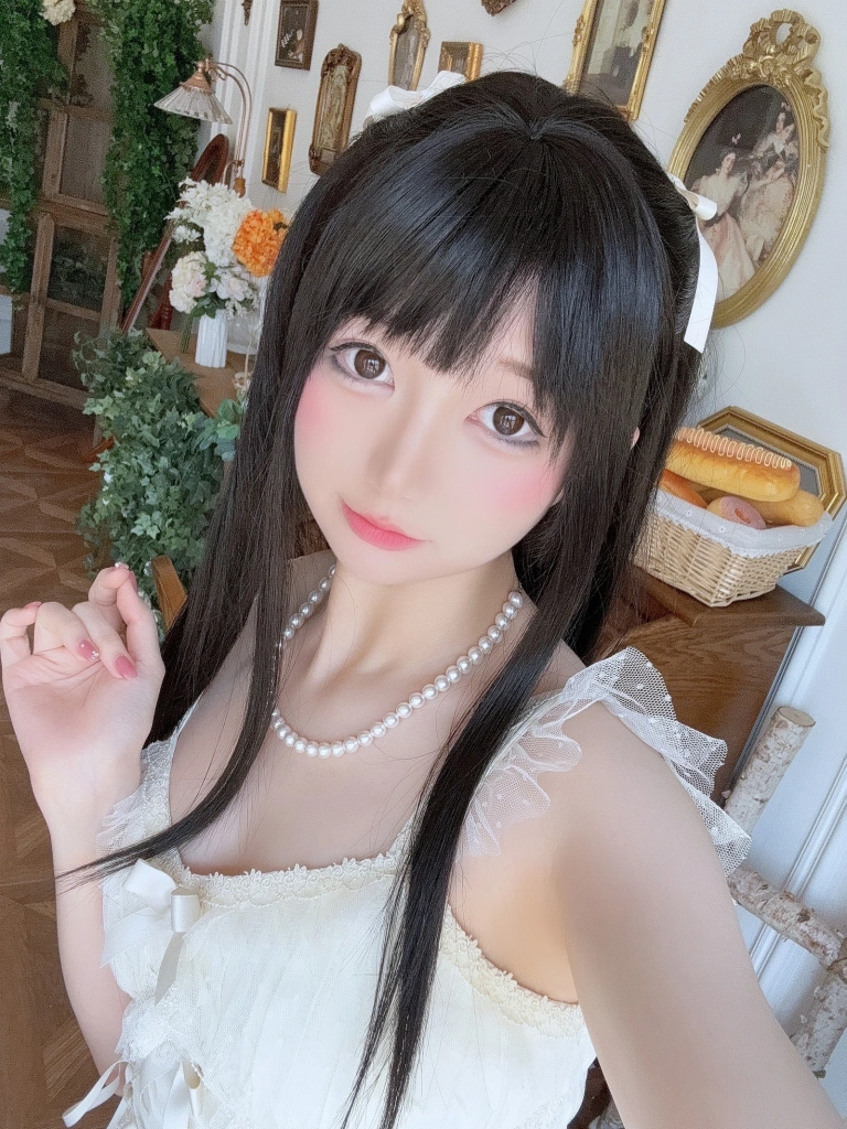 《[Fantia] 2024年12月订阅》｜雫しずく · 130张写真