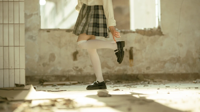 《JK》｜桃良阿宅 · 20张写真