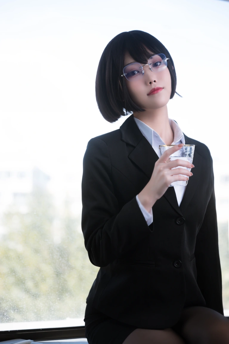 《OL》｜汪知子 · 16张写真