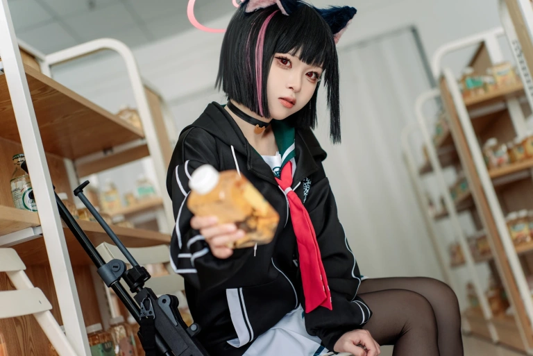 《蔚蓝档案 杏山和纱》｜矢量鱼 · 18张写真